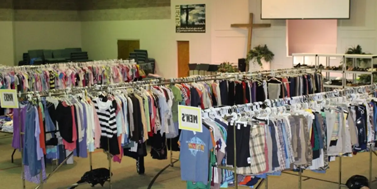 churches-that-give-away-free-clothes-near-me